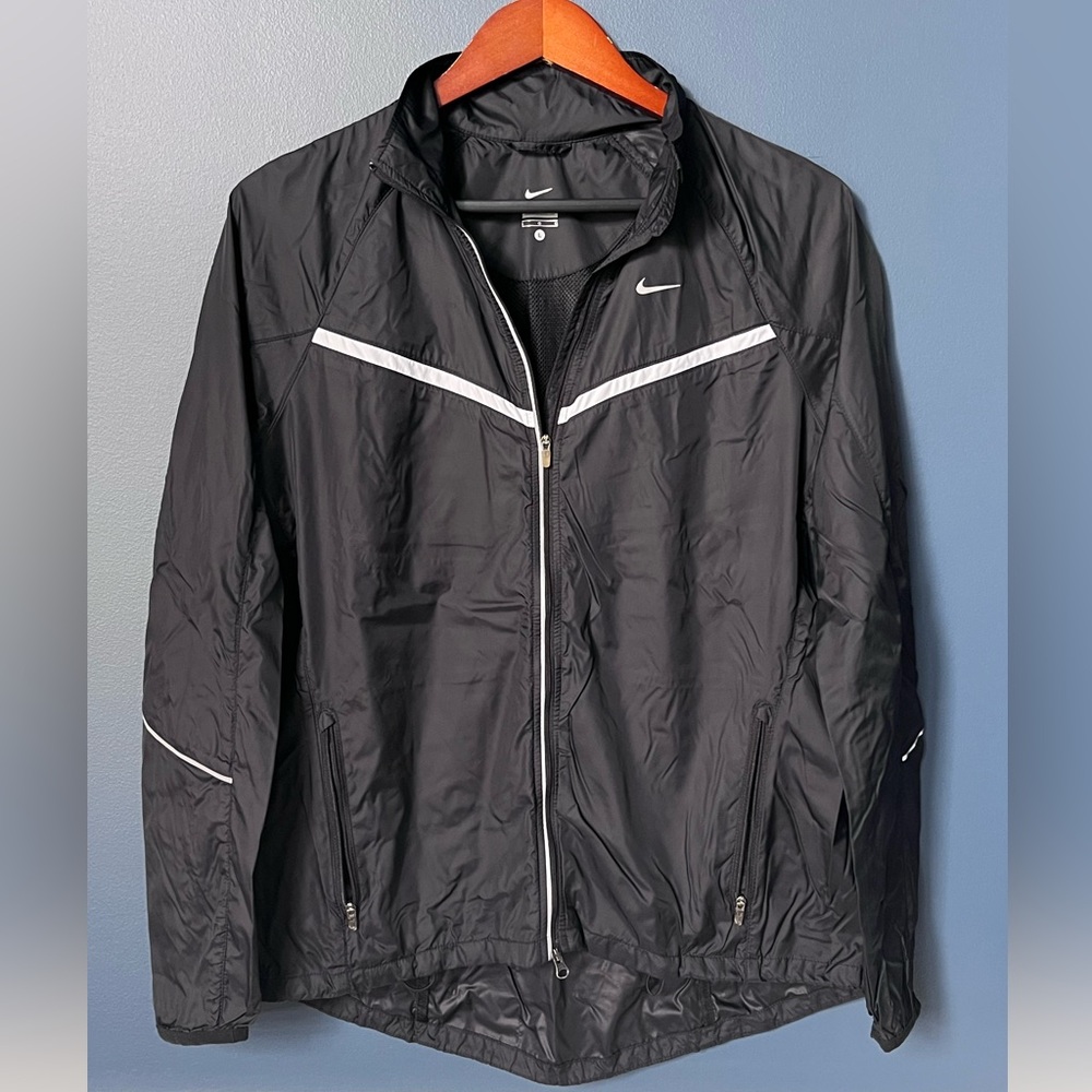 Nike Running Raincoat Black size large windbreaker 1056